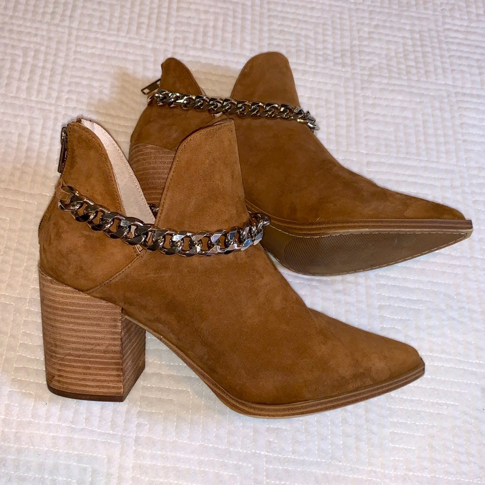 Steve Madden Cedar Chain Pointed Toe Ankle Bootie, Cognac Suede Leather, Size 10